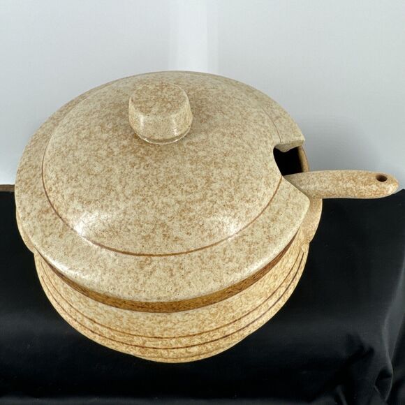 Soup Tureen 3 QT Pottery Craft Stoneware Sand Brown Tan Serving Bowl USA Vintage - Picture 4 of 16